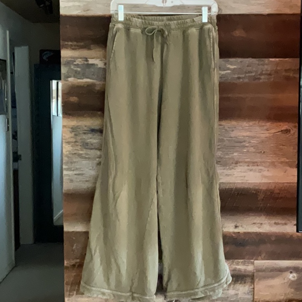 Olive Green drawstring Wide-Leg Pants